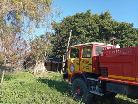  Bomberos Voluntarios de Santa Lucía tomaron conocimiento de incendio en una vivienda